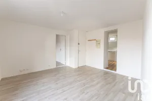 Apartment at Neauphle-le-Château (78640)