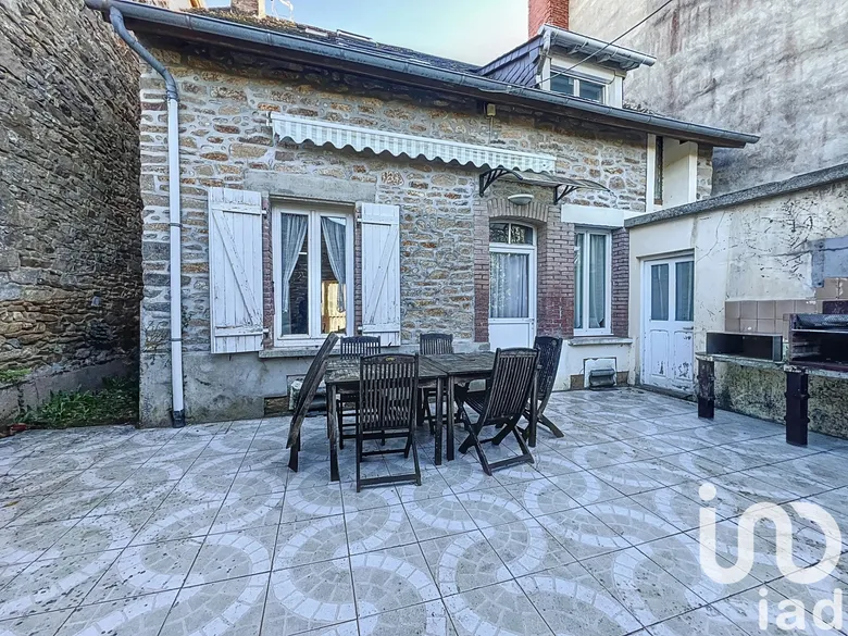 Maison 5 pièces 97 m² · à Le Lonzac · 97 m² · 58 000 €
