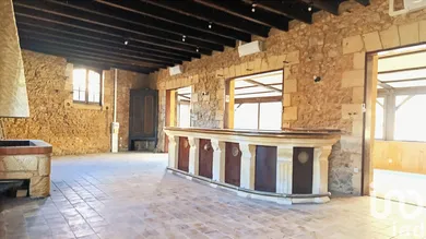 Building at Lalinde (24150) — 2/10