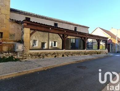Building at Lalinde (24150) — 7/10