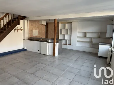 Apartment at Montereau-Fault-Yonne (77130)