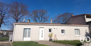 House at Muron (17430)