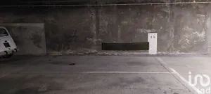 Parking at Le Mans (72100)