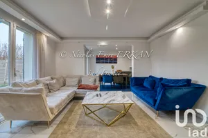 Traditional house at Buchelay (78200)