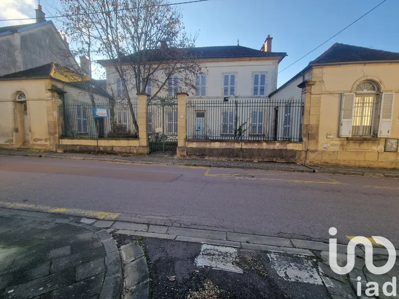 Immeuble 4 pièces 280 m² · à Ancy-le-Franc · 280 m² · 80 000 €