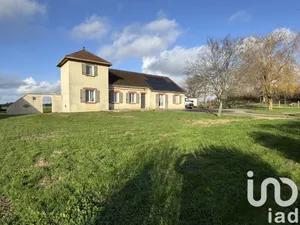 House at Villeneuve-sur-Allier (03460)