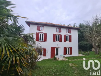 Maison traditionnelle à La Bastide-Clairence (64240)