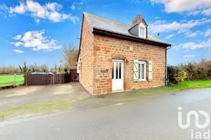 Village house at Colombiers-du-Plessis (53120)