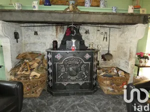 Maison de village à Saint-Bonnet-le-Chastel (63630)