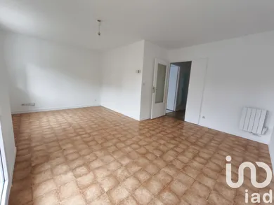Appartement à Le PLESSIS BELLEVILLE (60330)
