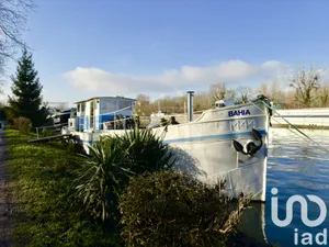 Barge at Marolles-sur-Seine (77130)