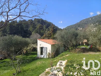 Terrain à bâtir à Signes (83870)
