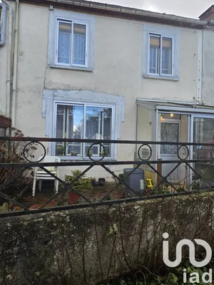 Maison de village à Condé-en-Brie (02330)