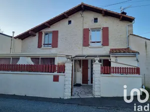 House at Juillé (79170)