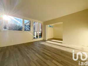 Apartment at Jouy-en-Josas (78350)