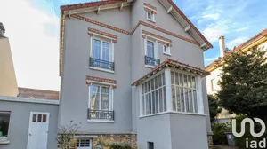 Traditional house at Antony (92160)