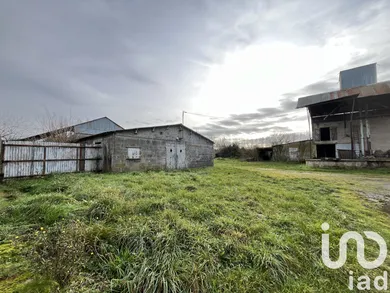 Terrain agricole  à Saint-Savin (86310)