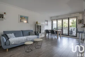 Apartment at Suresnes (92150)