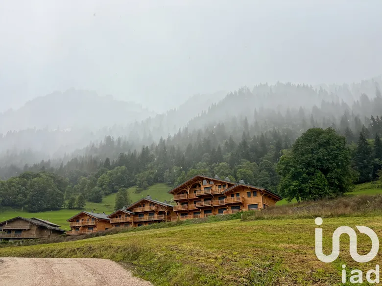 Terrain à bâtir à Châtel (74390) · 905 000 €