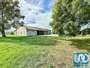 Park home at L'Isle-Jourdain (32600)