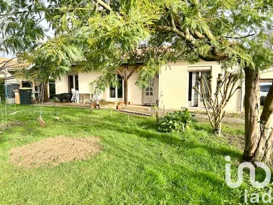 House at Izon (33450)