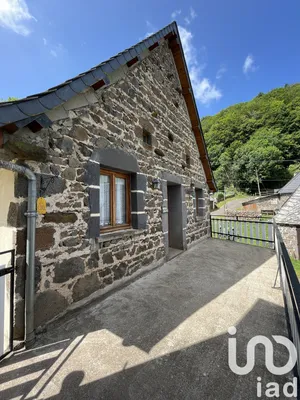 Maison traditionnelle à Rochefort-Montagne (63210)