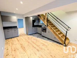 Village house in Saint-Just-la-Pendue (42540)