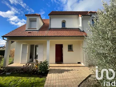 Architectural house at Étiolles (91450)