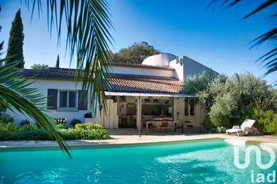 Maison de campagne à Montaren-et-Saint-Médiers (30700)