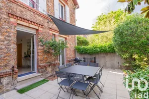 Townhouse at Rueil-Malmaison (92500)