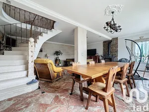 Traditional house at Orly (94310)