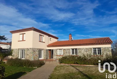 Mansion at Saint-Jean-Pla-de-Corts (66490)