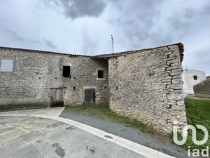 Maison de village à Saint-Hilaire-de-Villefranche (17770)