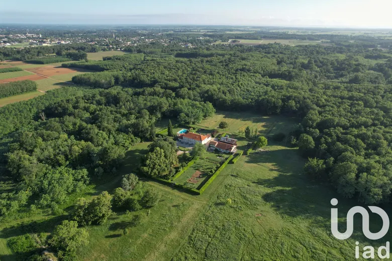Maison 15 pièces 460 m² · à Lesparre-Médoc · 460 m² · 1 500 000 €