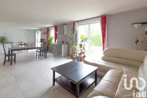 Traditional house at Vaux-sur-Seine (78740)