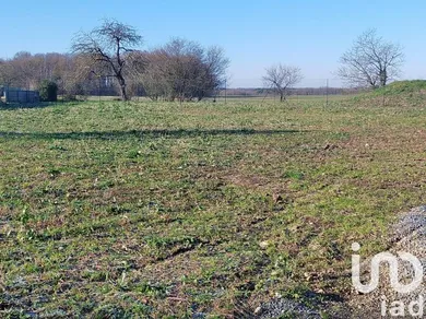 Terrain à bâtir à Tauxigny Saint Bauld (37310)
