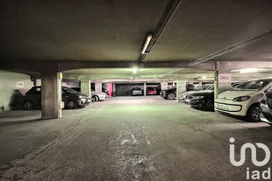 Parking at Paris (75003) — 4/9