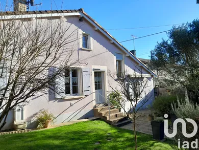 Traditional house at ST CHRISTOPHE SUR ROC (79220)