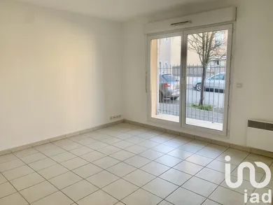 Appartement à La Roque-d'Anthéron (13640)