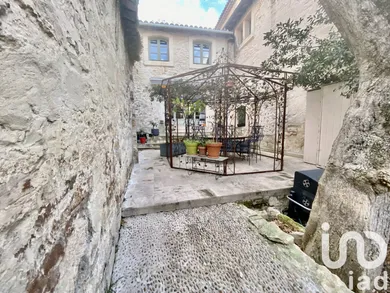 Apartment at Aramon (30390)