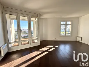 Apartment at Garches (92380)