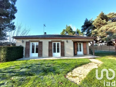 Traditional house at Eynesse (33220)