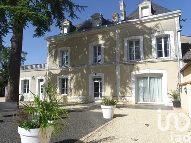 House at Neuville-de-Poitou (86170)