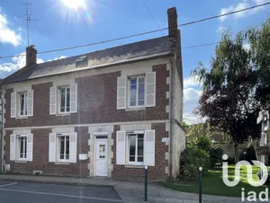 Maison de village à La Neuville-Roy (60190)