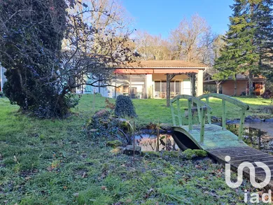 Traditional house at Étaules (17750)