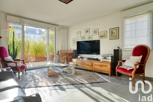 Apartment at Le Plessis-Robinson (92350)