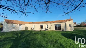 House at Gorges (44190)
