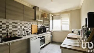 Appartement à La Chapelle-Saint-Luc (10600)
