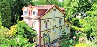 Mansion at Malaunay (76770)