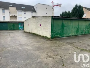 Parking at Livry-Gargan (93190)